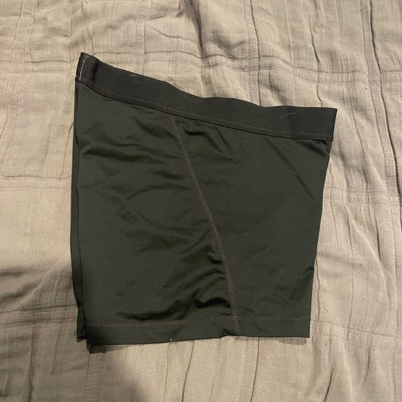 Nike pro black shorts! - Picture 2 of 4